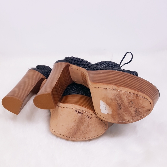 •SALE• Pencey Alexus Black Woven Booties - Picture 9 of 9